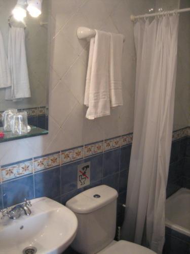 Hostal Plaza Ruiz Ceuta Phòng bức ảnh